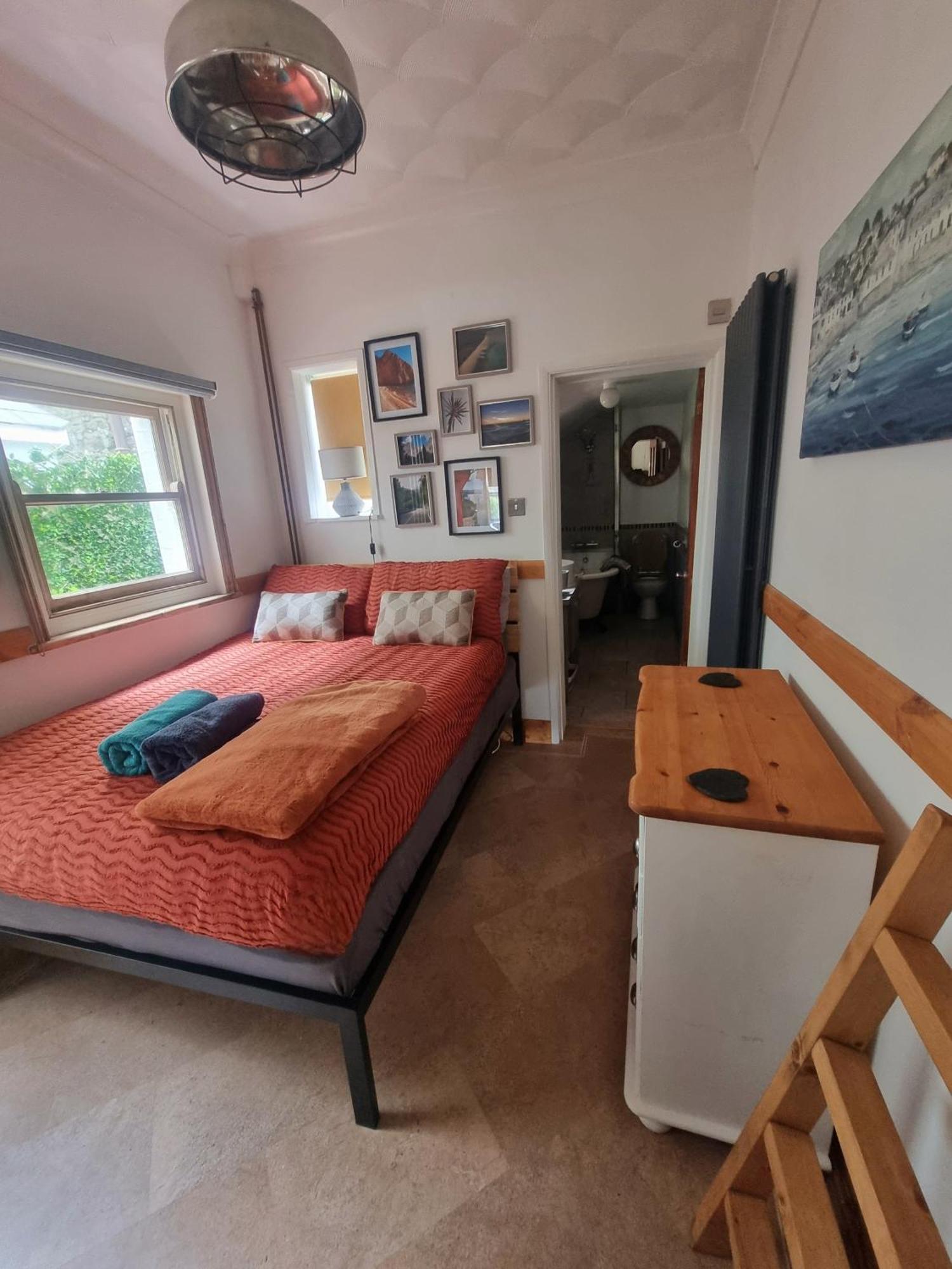 Apartment Shore Thing - Just A Stones Throw From The Sandgate